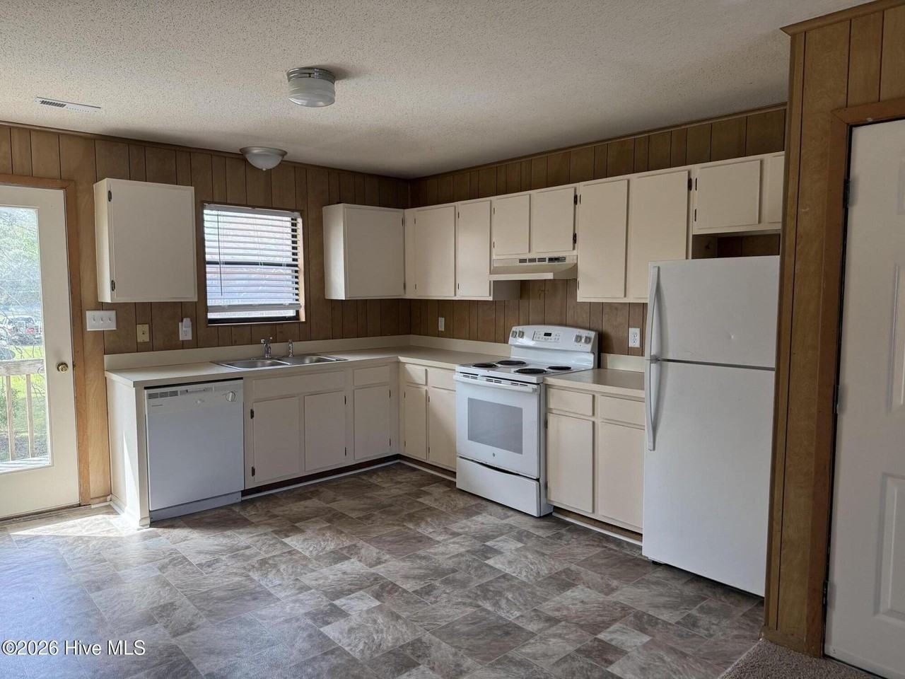 3809 Symi Cir Apt 7 - Photo 3 of 7