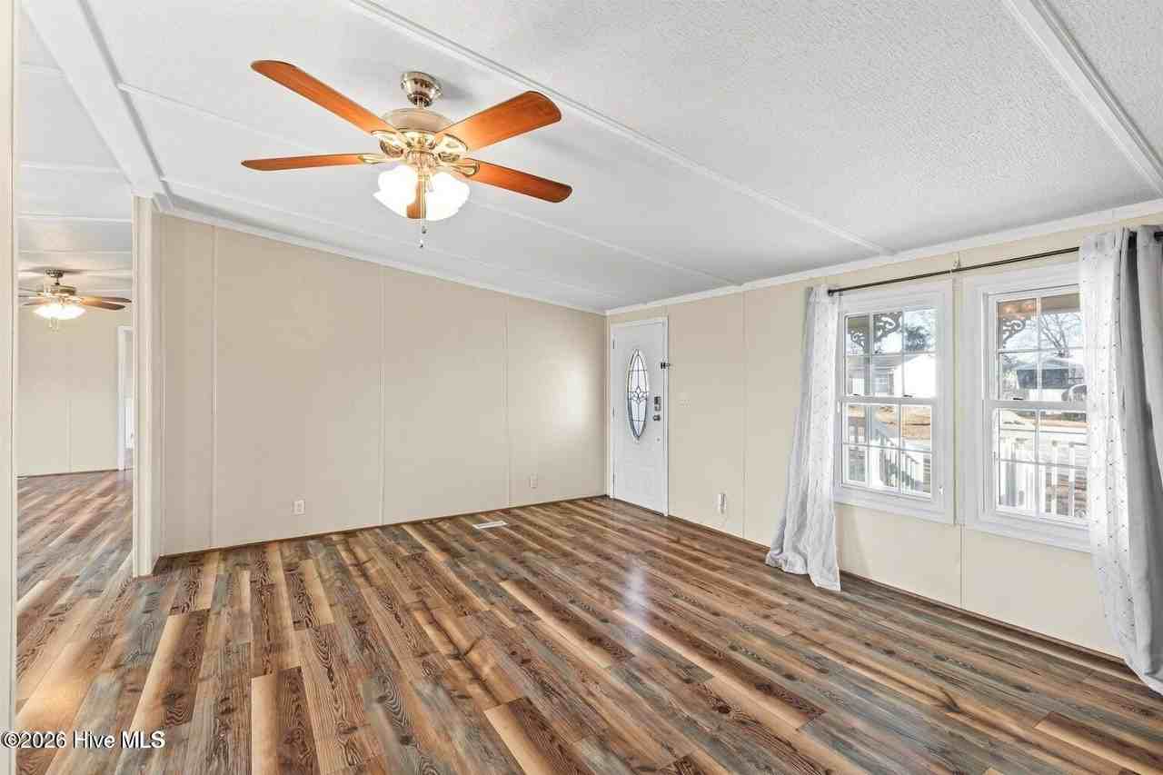 107 Kayla Ct - Photo 3 of 16