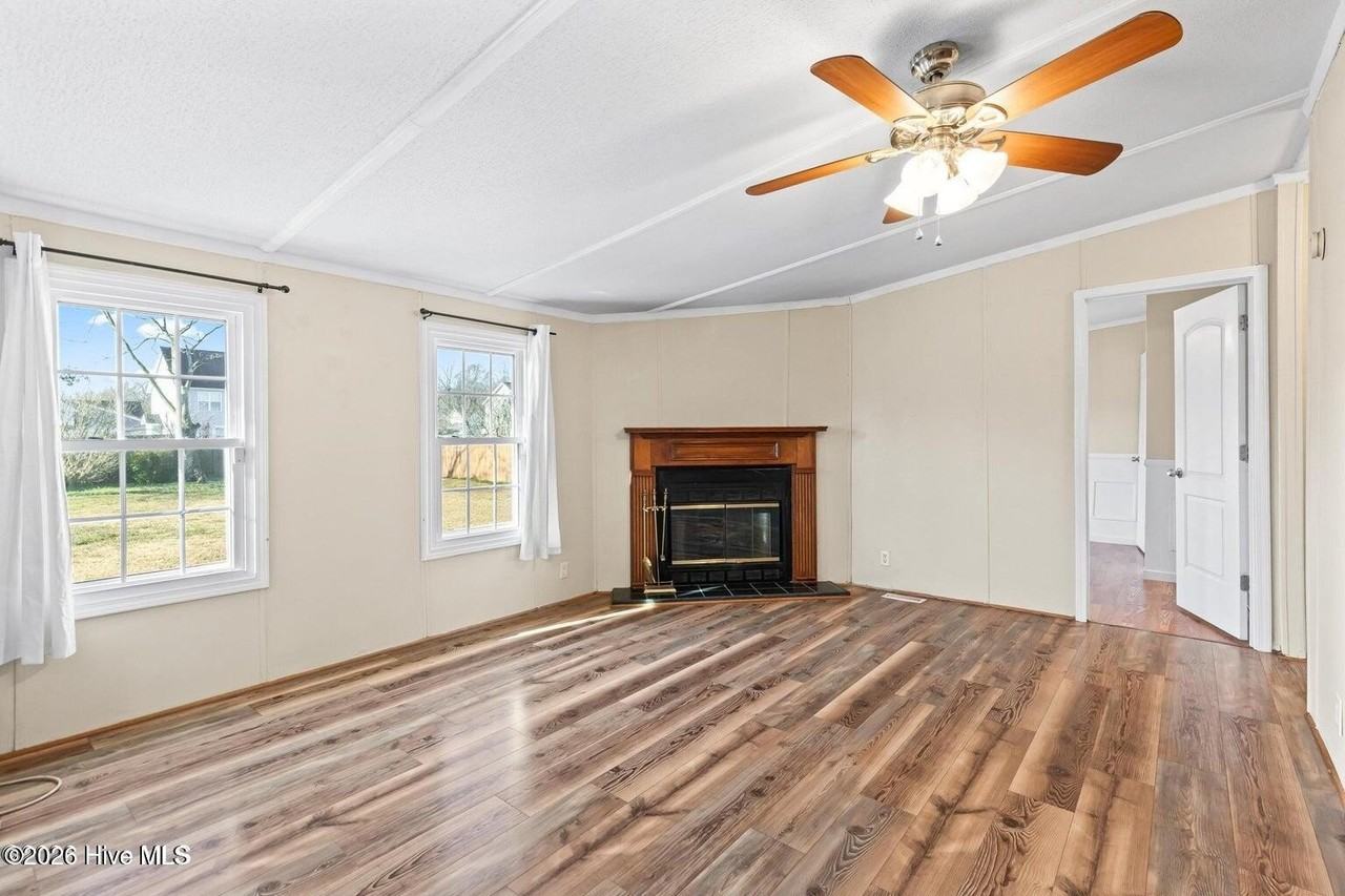 107 Kayla Ct - Photo 4 of 16