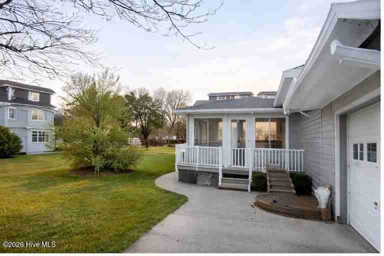 350 Country Club Ln - Photo 2 of 4