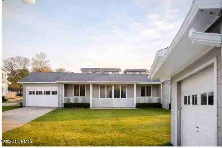 350 Country Club Ln - Photo 3 of 4