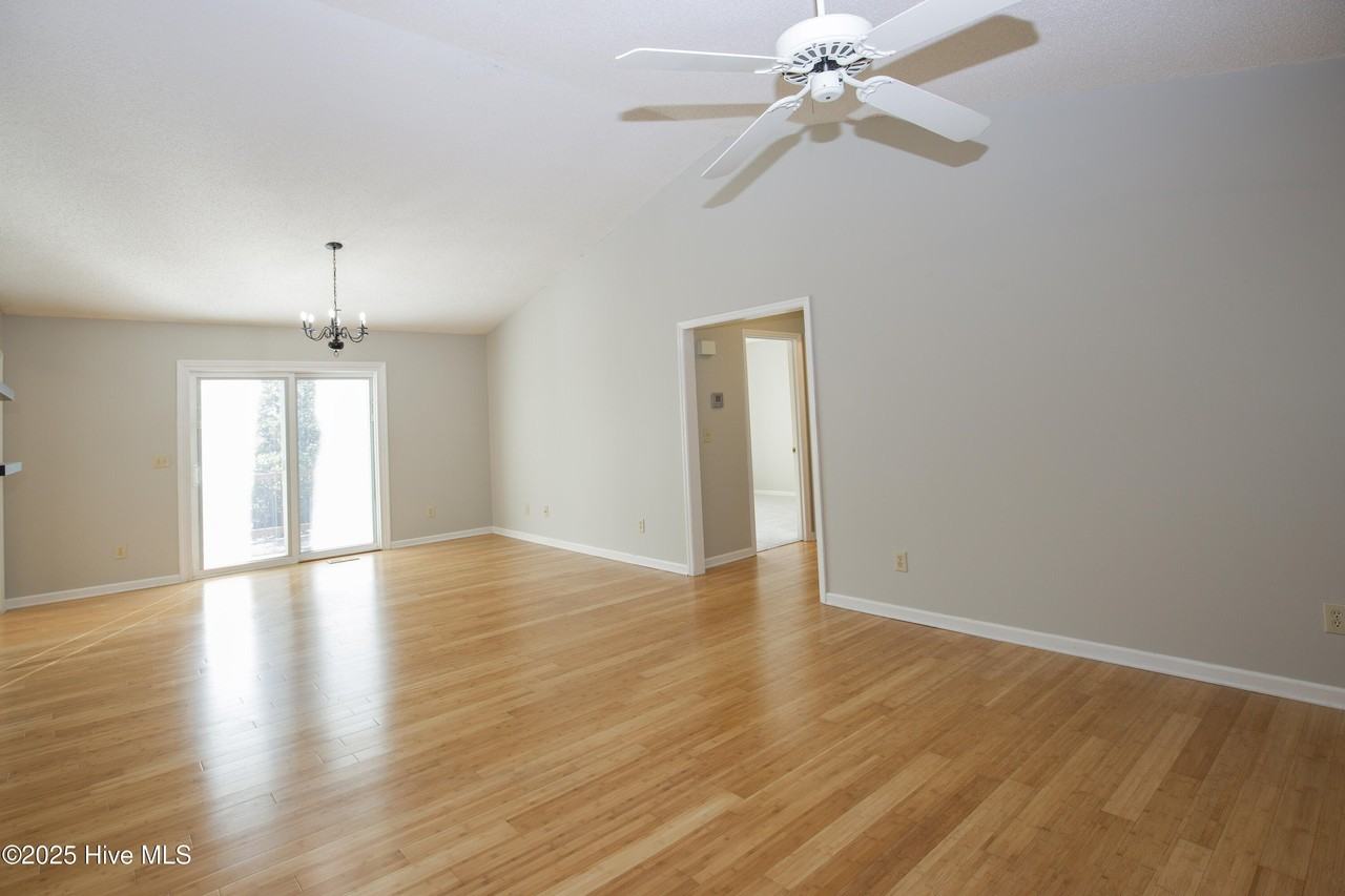 65 Live Oak Ln - Photo 5 of 48