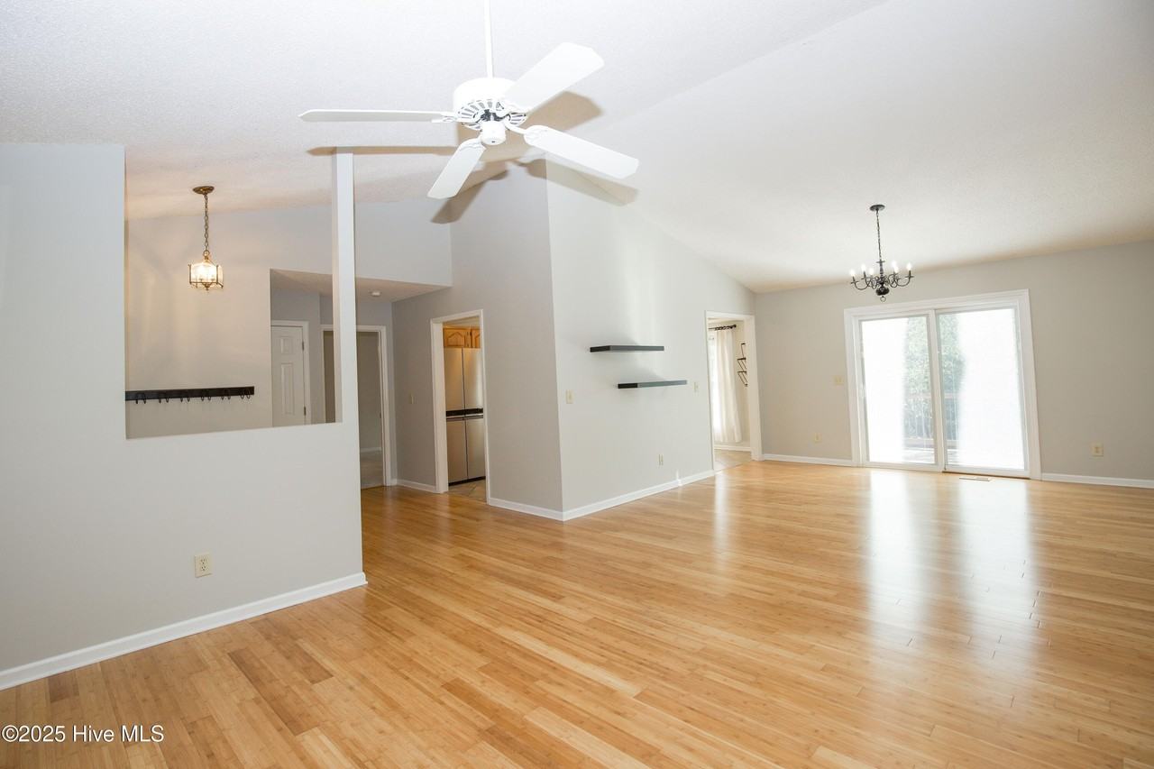 65 Live Oak Ln - Photo 6 of 48