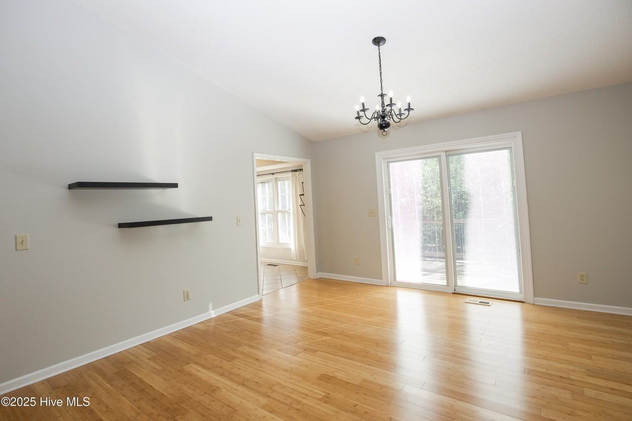 65 Live Oak Ln - Photo 7 of 48