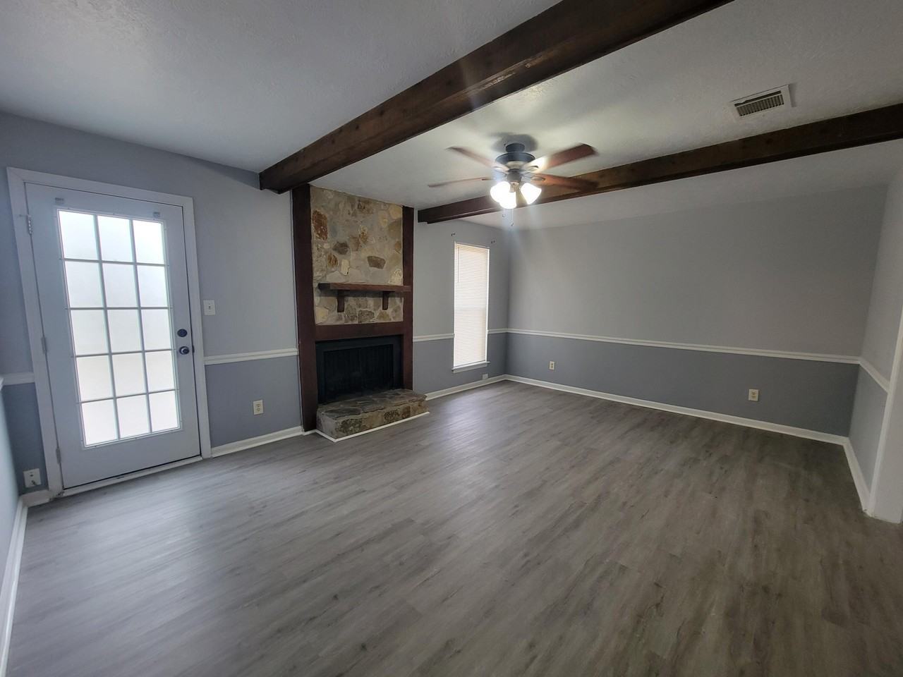 4536 Hillside Dr - Photo 4 of 21