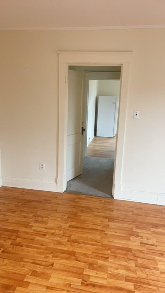309 Chicago Ave - Photo 3 of 7