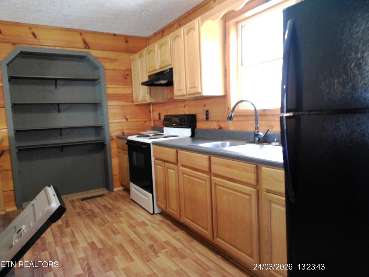 1035 Indian Gap Rd - Photo 6 of 12