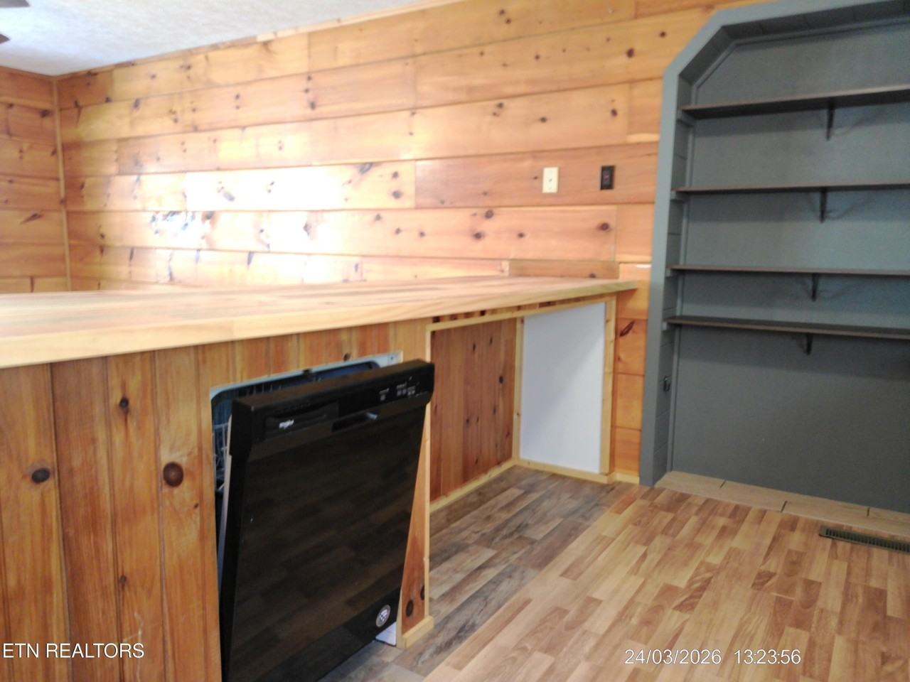 1035 Indian Gap Rd - Photo 7 of 12