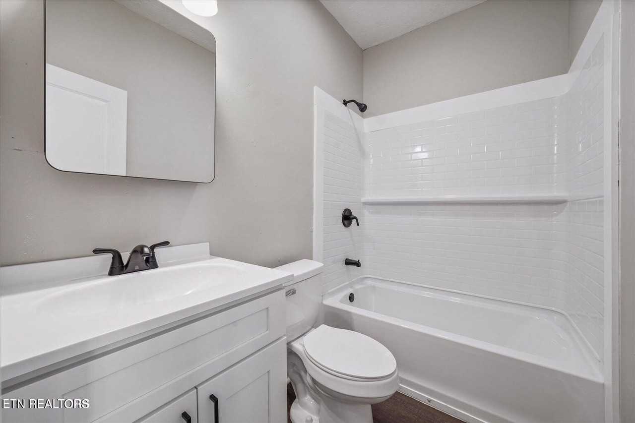 216 Dameron Ave - Photo 6 of 16