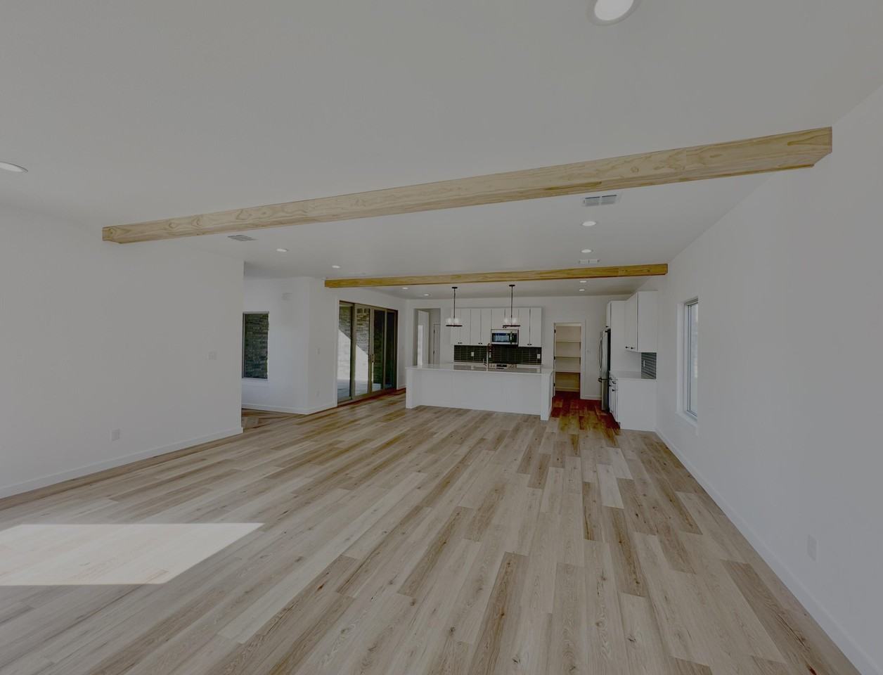 4912 Jarvis St - Photo 5 of 25