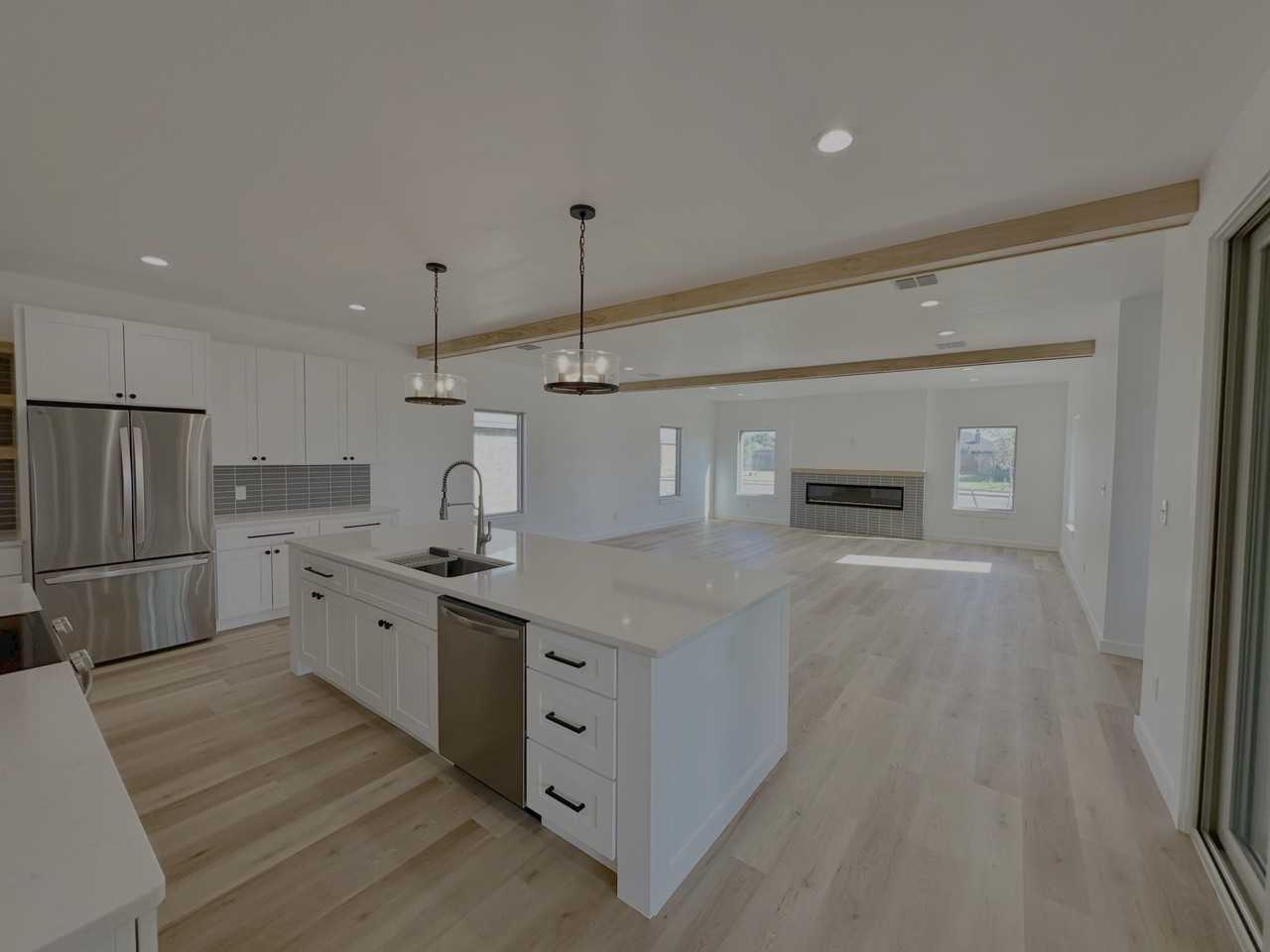 4912 Jarvis St - Photo 6 of 25