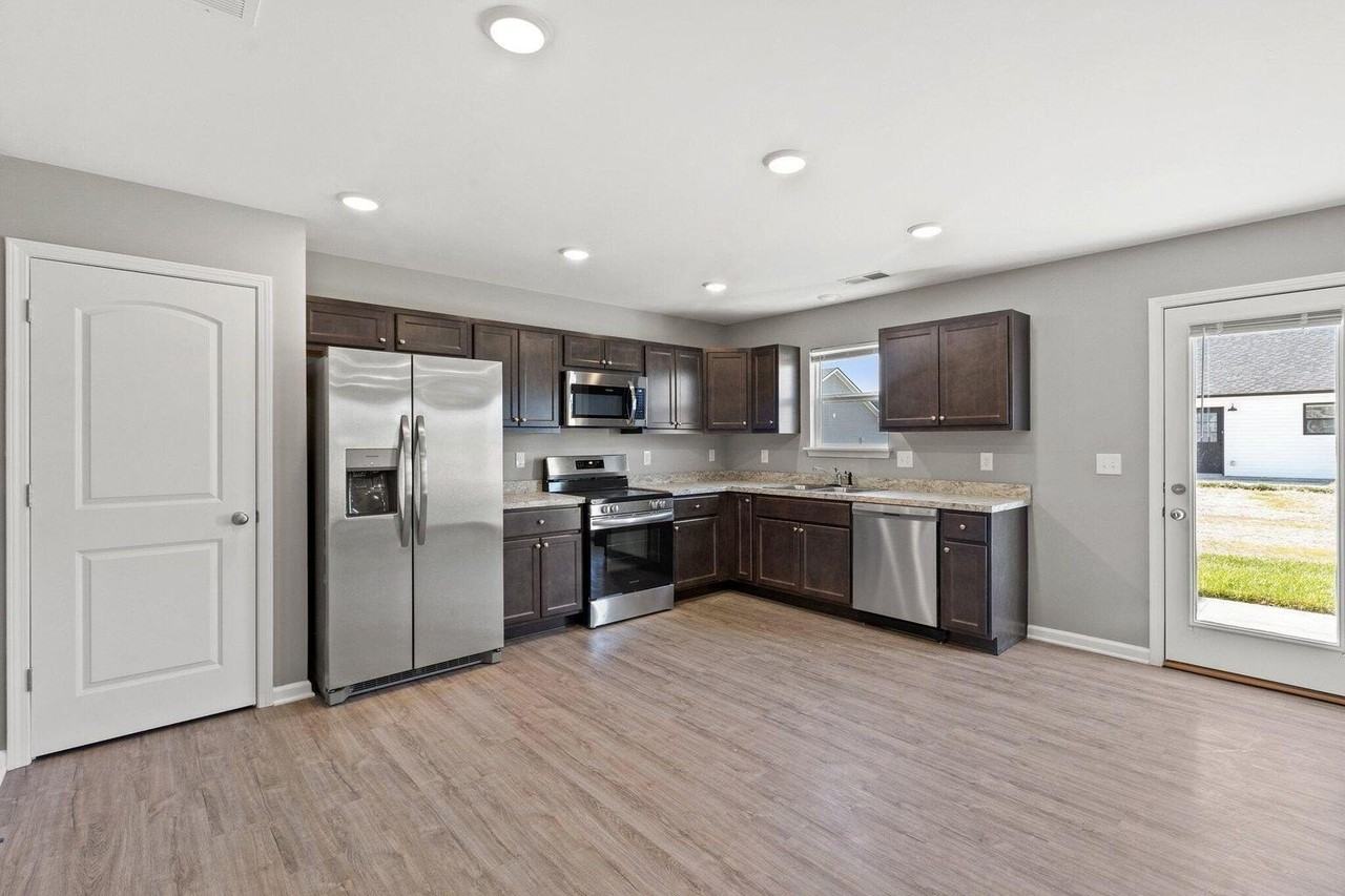 2716 Hailey Rose Way - Photo 7 of 16