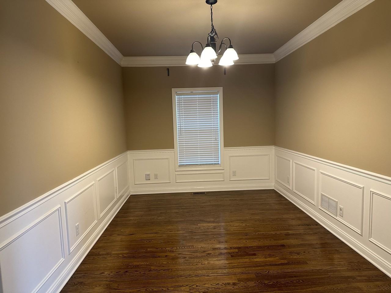 1768 Sandhurst Cv - Photo 7 of 37