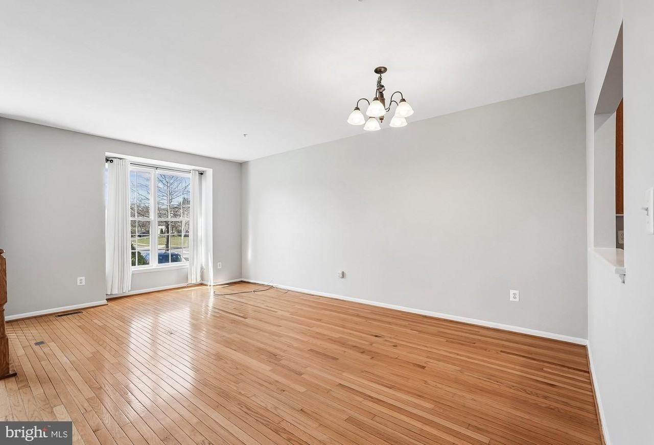 4858 Marsden Pl - Photo 5 of 25