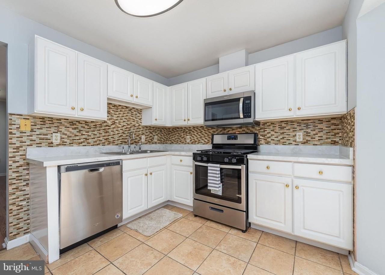 5971 Millrace Ct - Photo 3 of 25