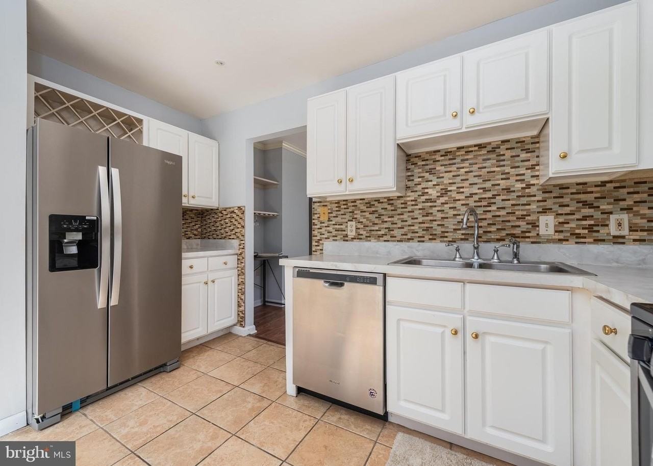 5971 Millrace Ct - Photo 4 of 25