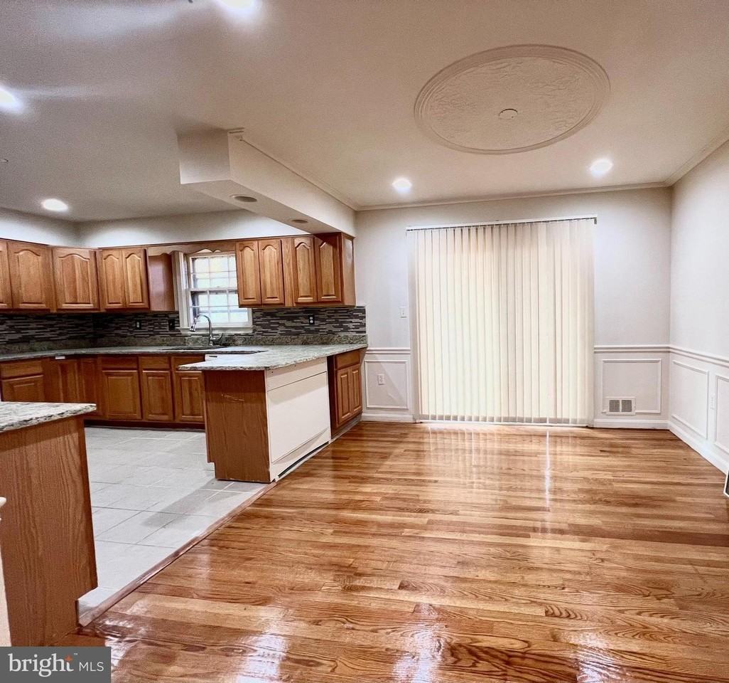 7510 Sanner Rd - Photo 5 of 26