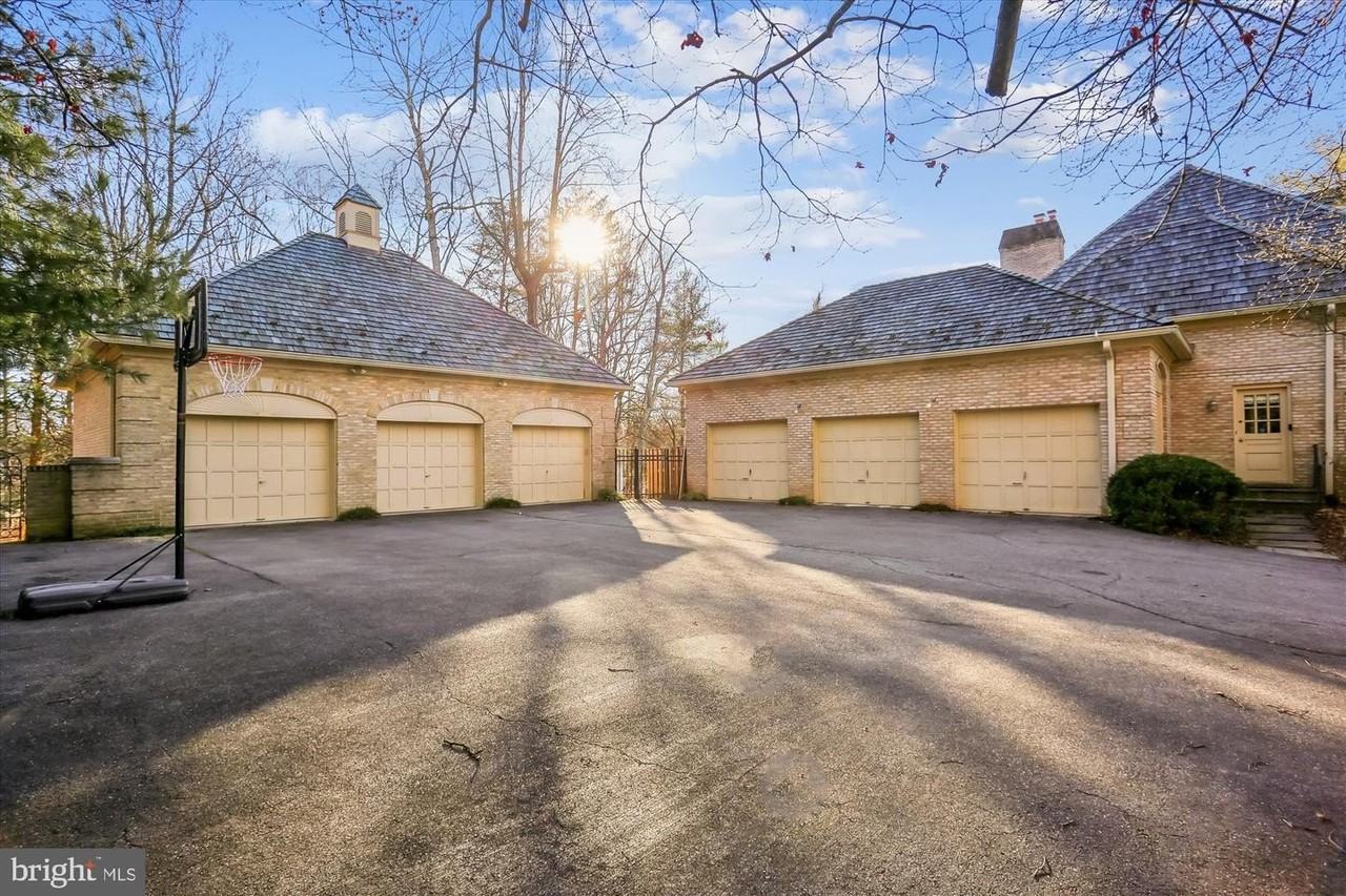 9939 Bentcross Dr - Photo 2 of 50