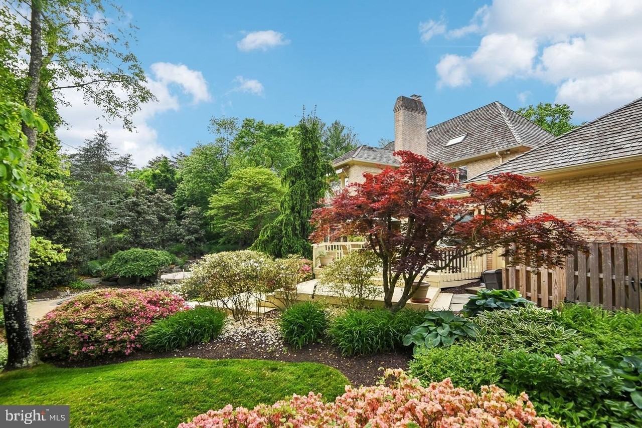 9939 Bentcross Dr - Photo 4 of 50