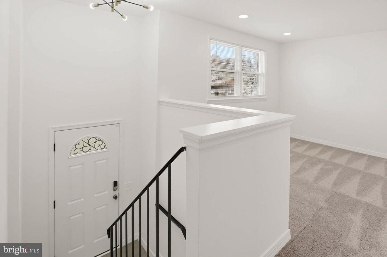 9518 Blanchard Dr - Photo 4 of 30