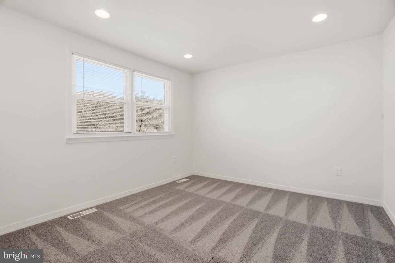 9518 Blanchard Dr - Photo 5 of 30