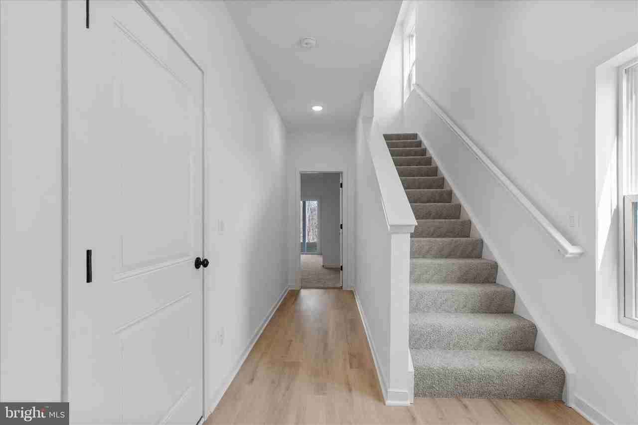 36121 Wilderness Shores Way - Photo 3 of 23