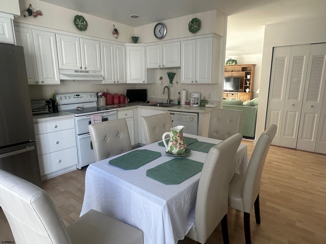 217 N 34th Ave - Photo 3 of 28