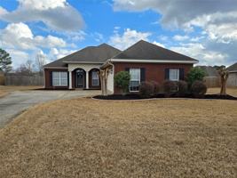 featured image of 1032 E Poplar St