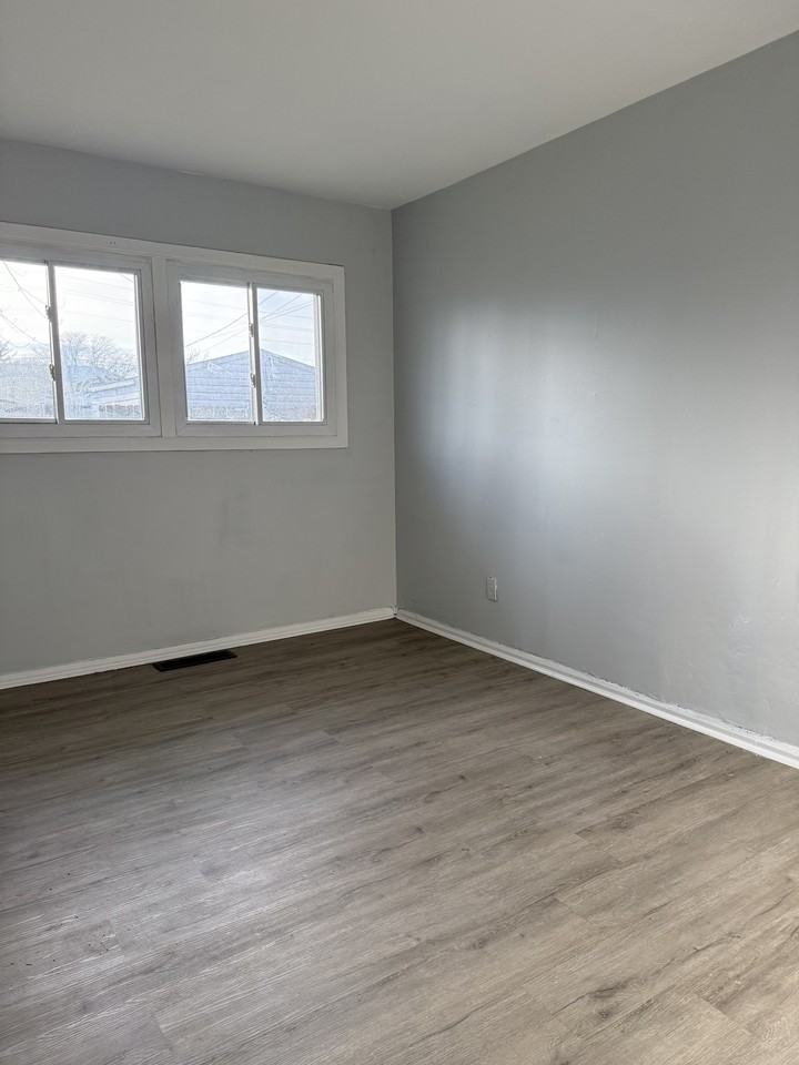 3138 Midvale Dr #1 - Photo 5 of 12