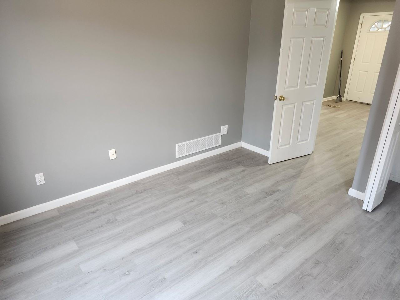 12224 Fairview Ct Frnt Down - Photo 2 of 5