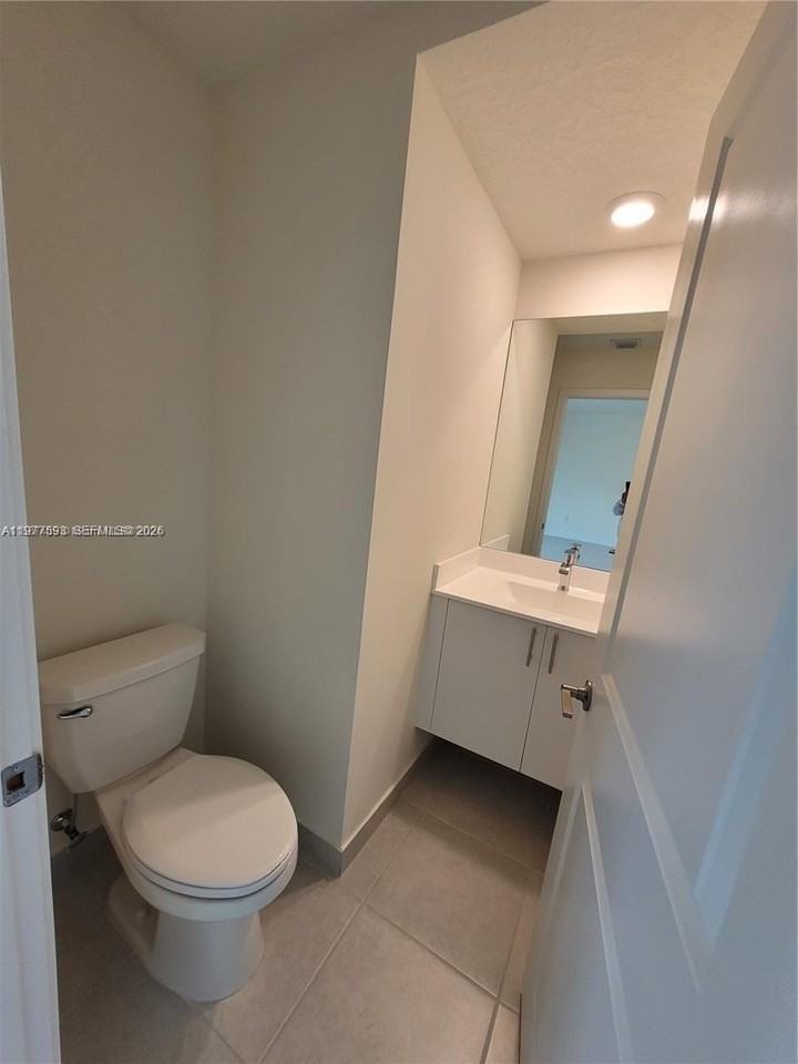 4558 Nw 83rd Ave #4558 - Photo 6 of 31