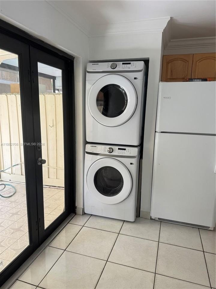 5309 W 22nd Ct #5309 - Photo 6 of 20