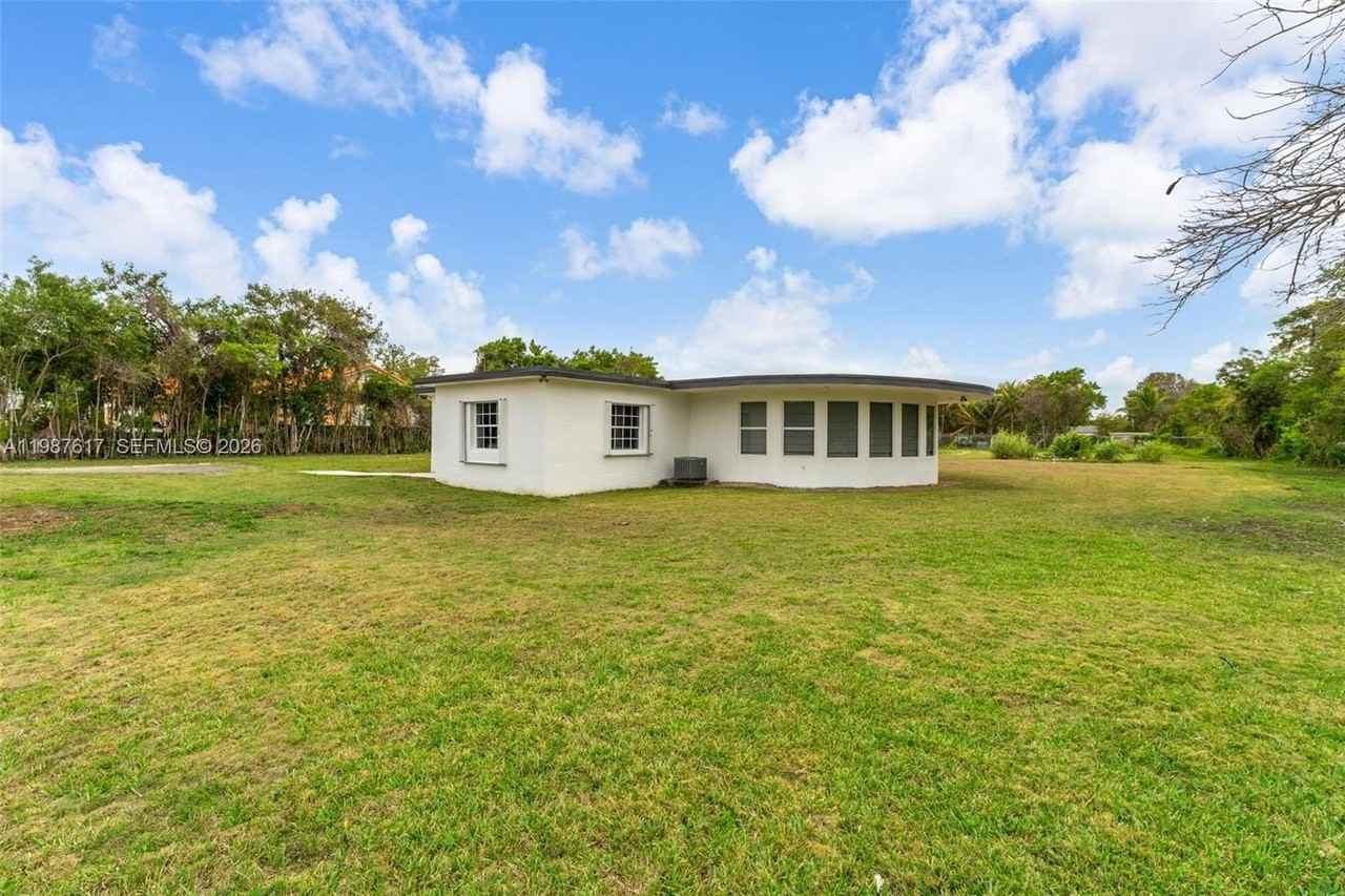 9840 Sw 60th St - Photo 6 of 37