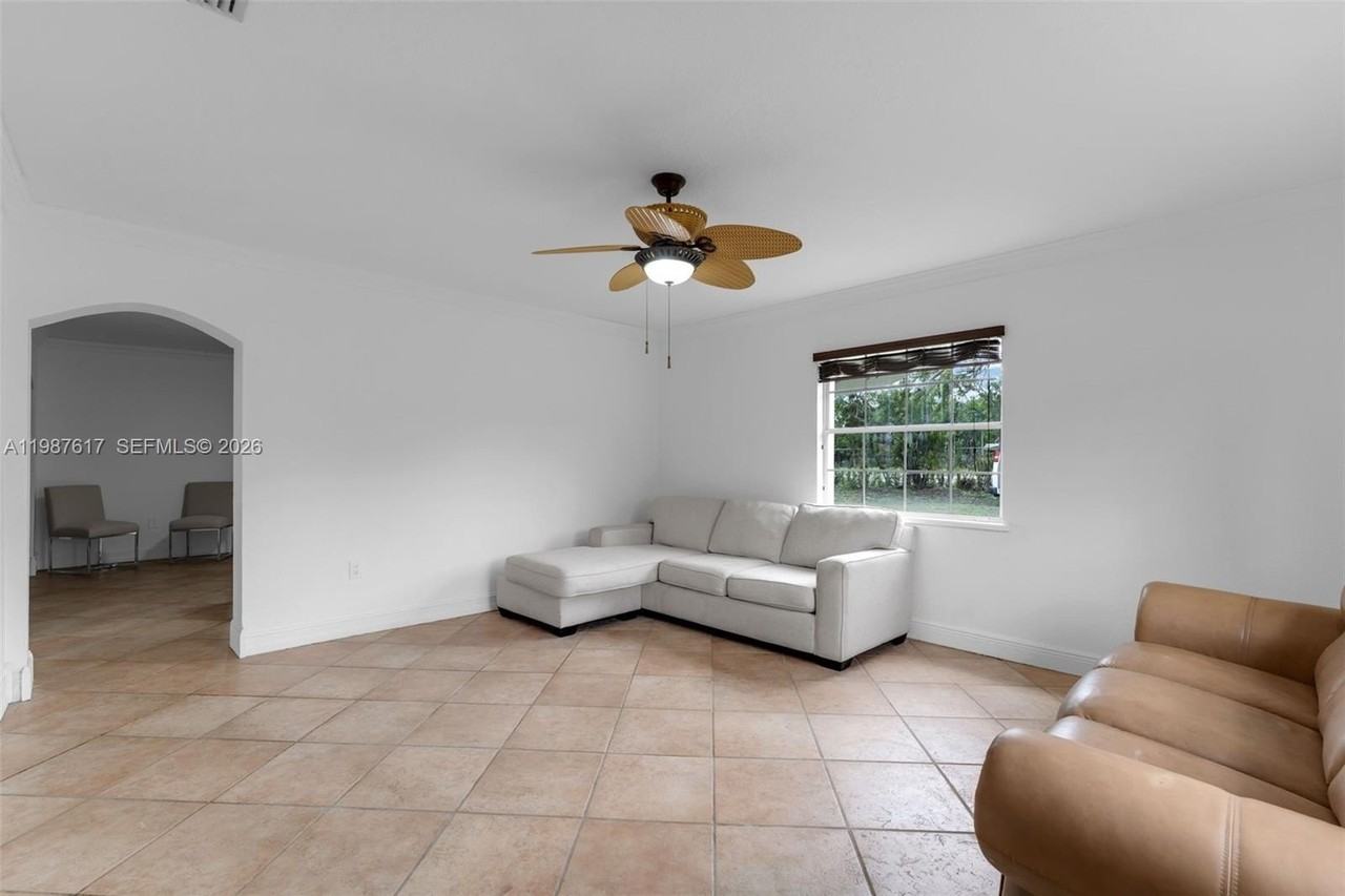 9840 Sw 60th St - Photo 7 of 37