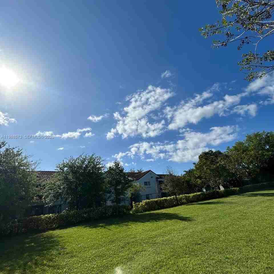 312 Nw 36th Ave - Photo 5 of 8