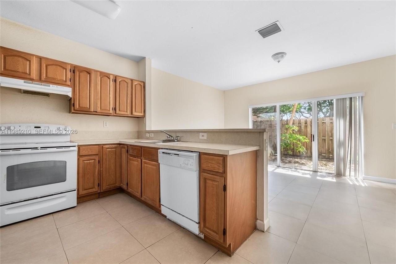 3360 Ne 14th Dr #107-30 - Photo 3 of 12