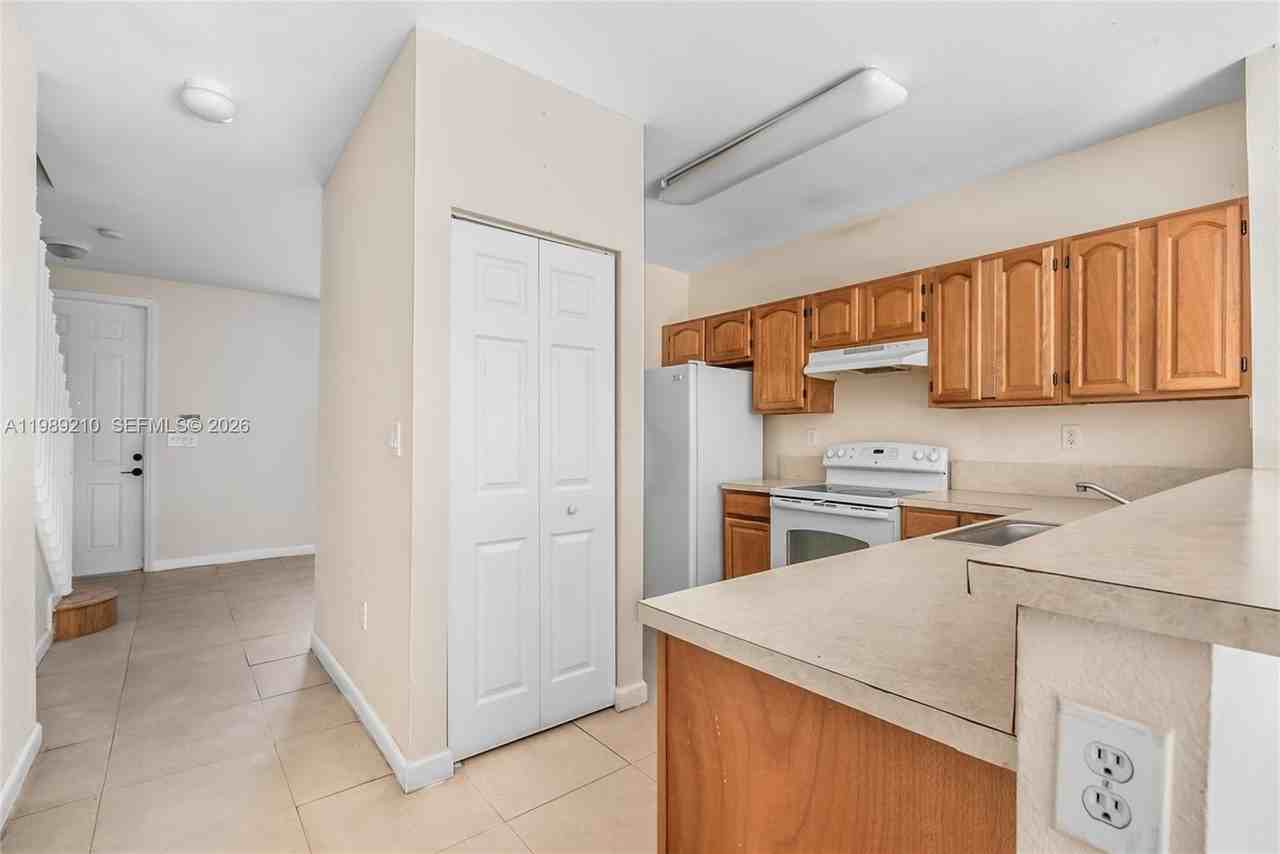 3360 Ne 14th Dr #107-30 - Photo 4 of 12