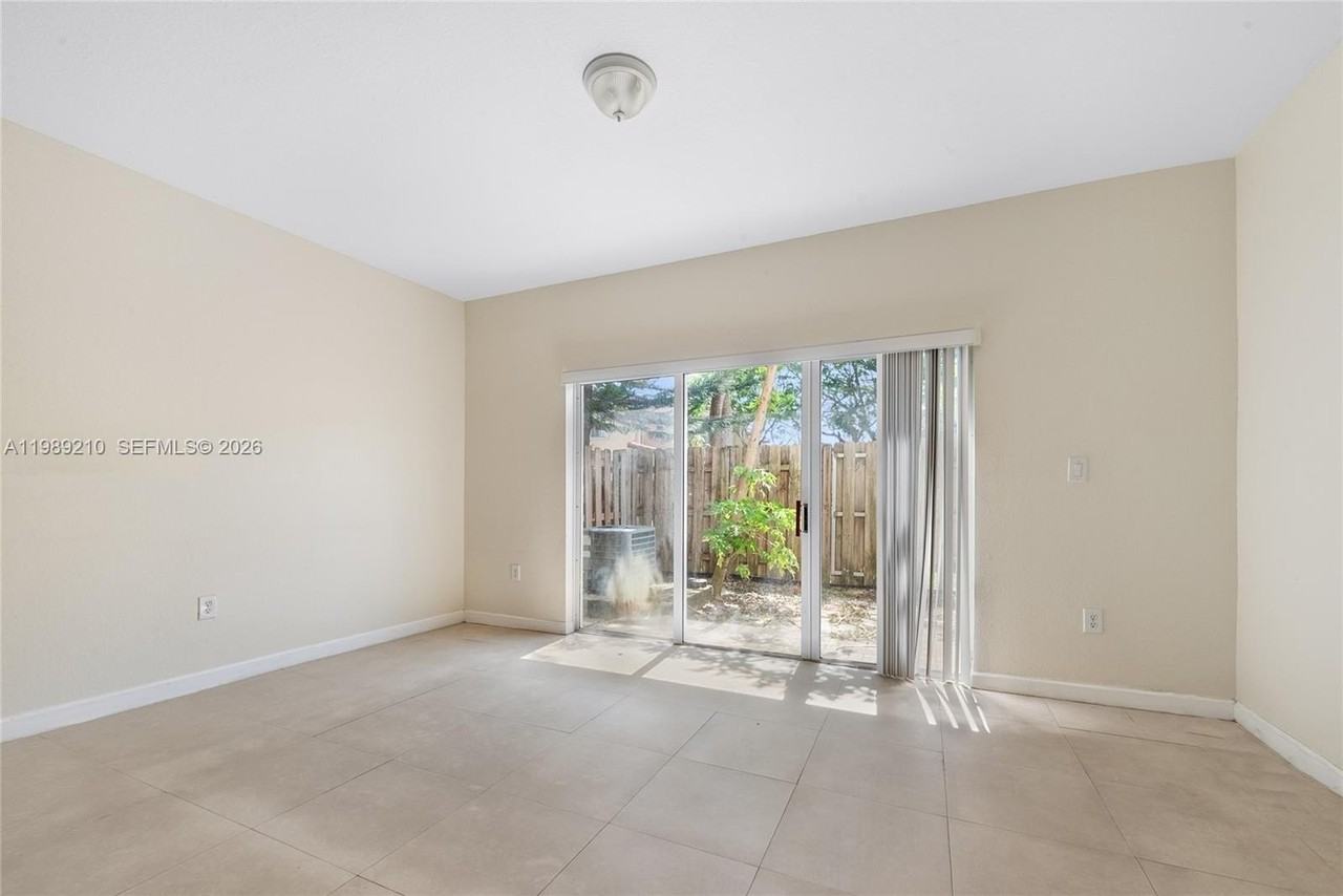 3360 Ne 14th Dr #107-30 - Photo 5 of 12