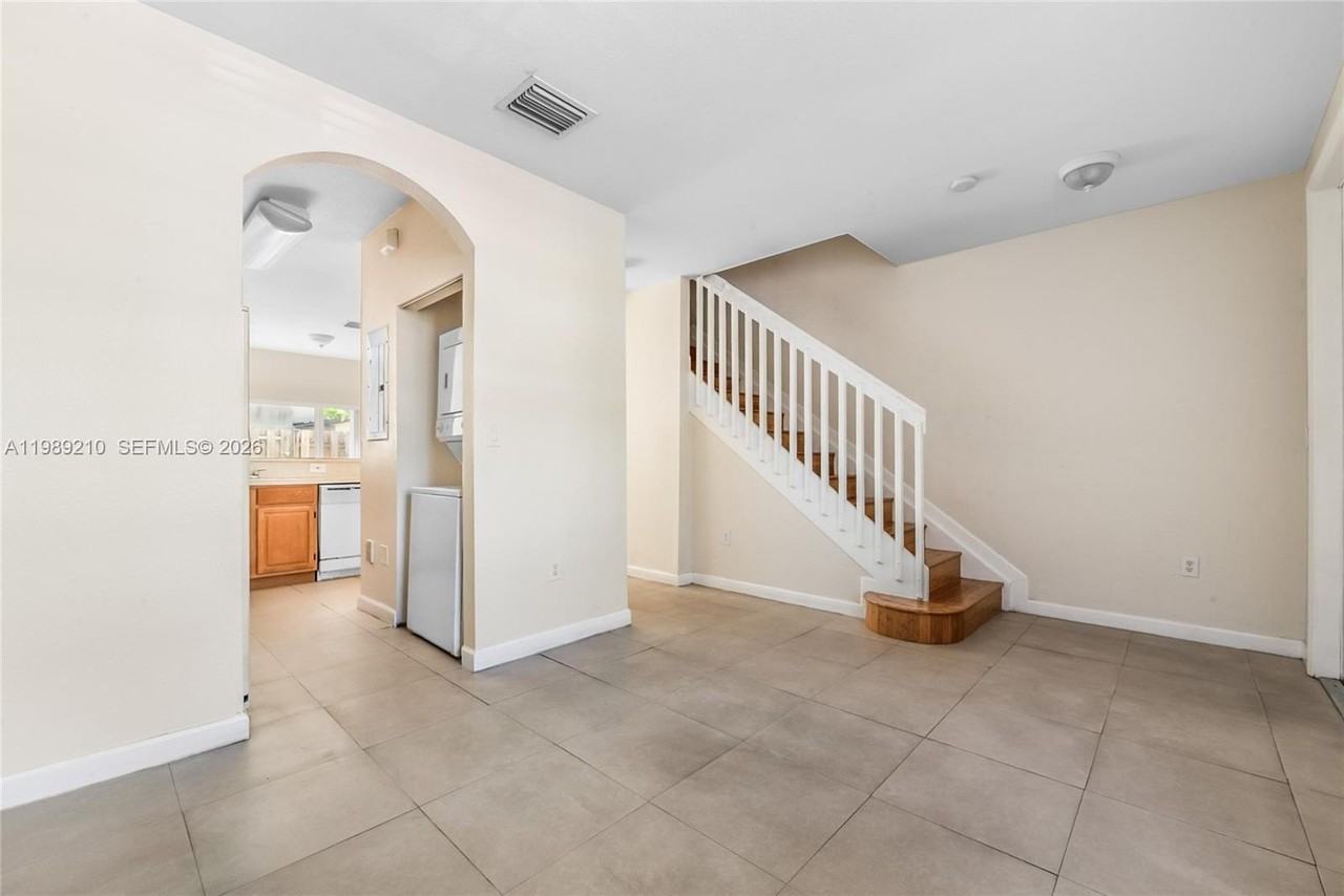 3360 Ne 14th Dr #107-30 - Photo 7 of 12