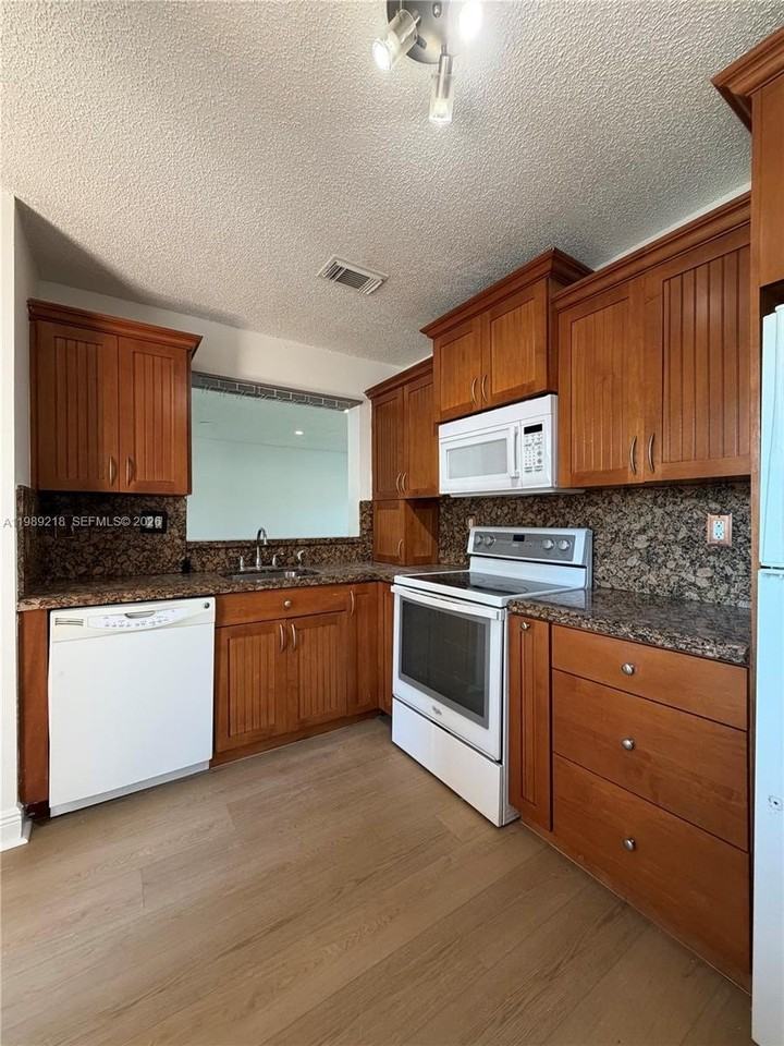 4768 Nw 114th Ave #201-4 - Photo 4 of 15