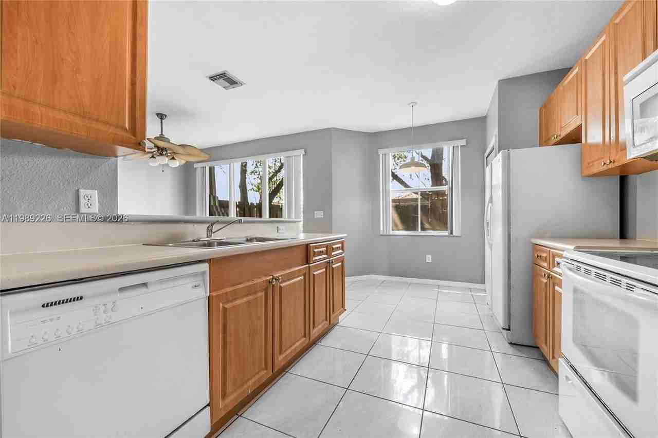 24376 Sw 109th Ct #14376 - Photo 6 of 14