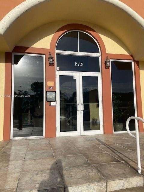 215 Sw 42nd Ave #602 - Photo 2 of 8