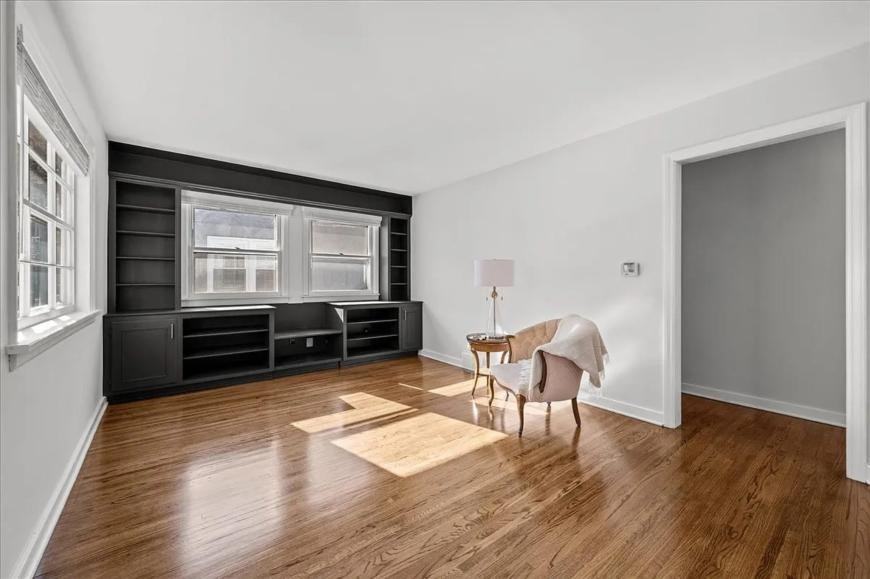 425 Ingleside Ave - Photo 2 of 10