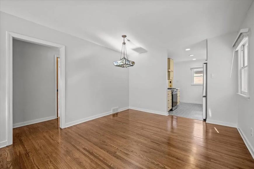 425 Ingleside Ave - Photo 4 of 10