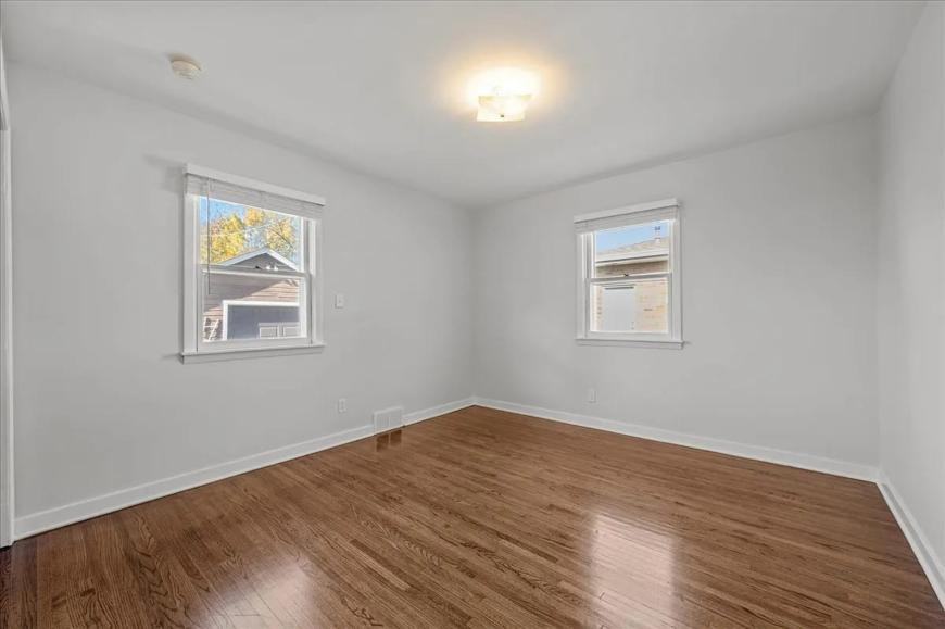 425 Ingleside Ave - Photo 7 of 10