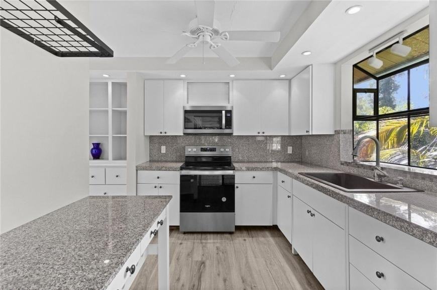 6621 Rolland Ct - Photo 7 of 10