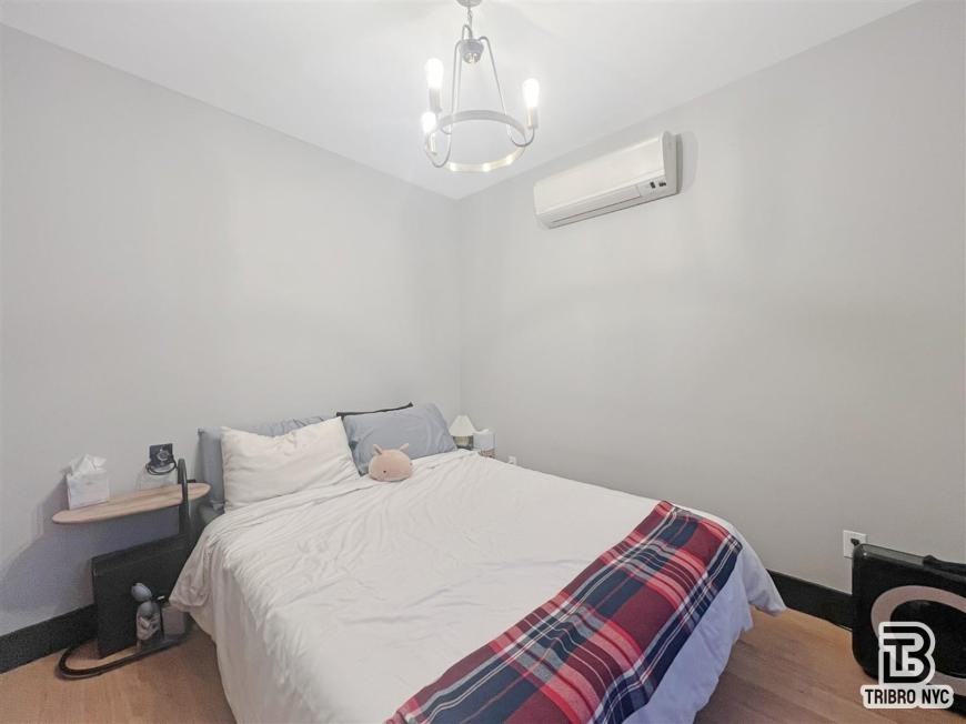 169 Hull St - Photo 3 of 8