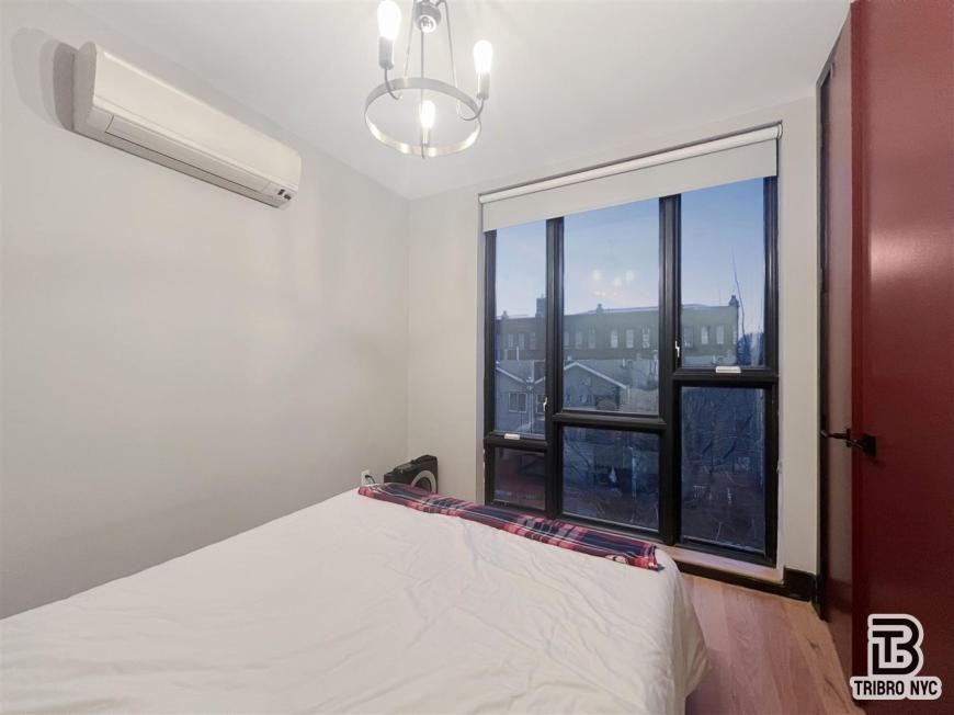 169 Hull St - Photo 4 of 8