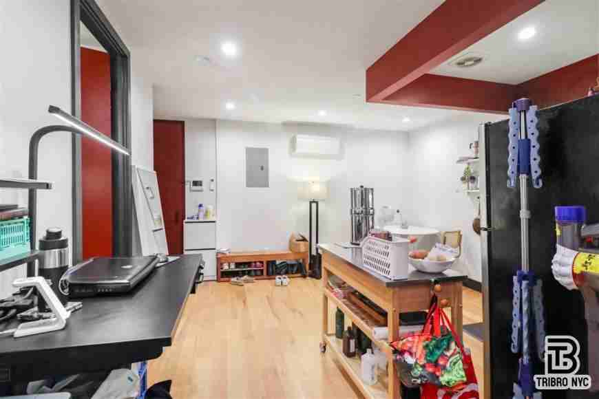 169 Hull St - Photo 6 of 8