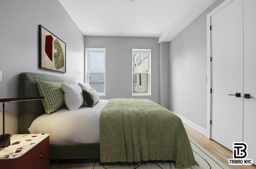 496 Broadway - Photo 4 of 9